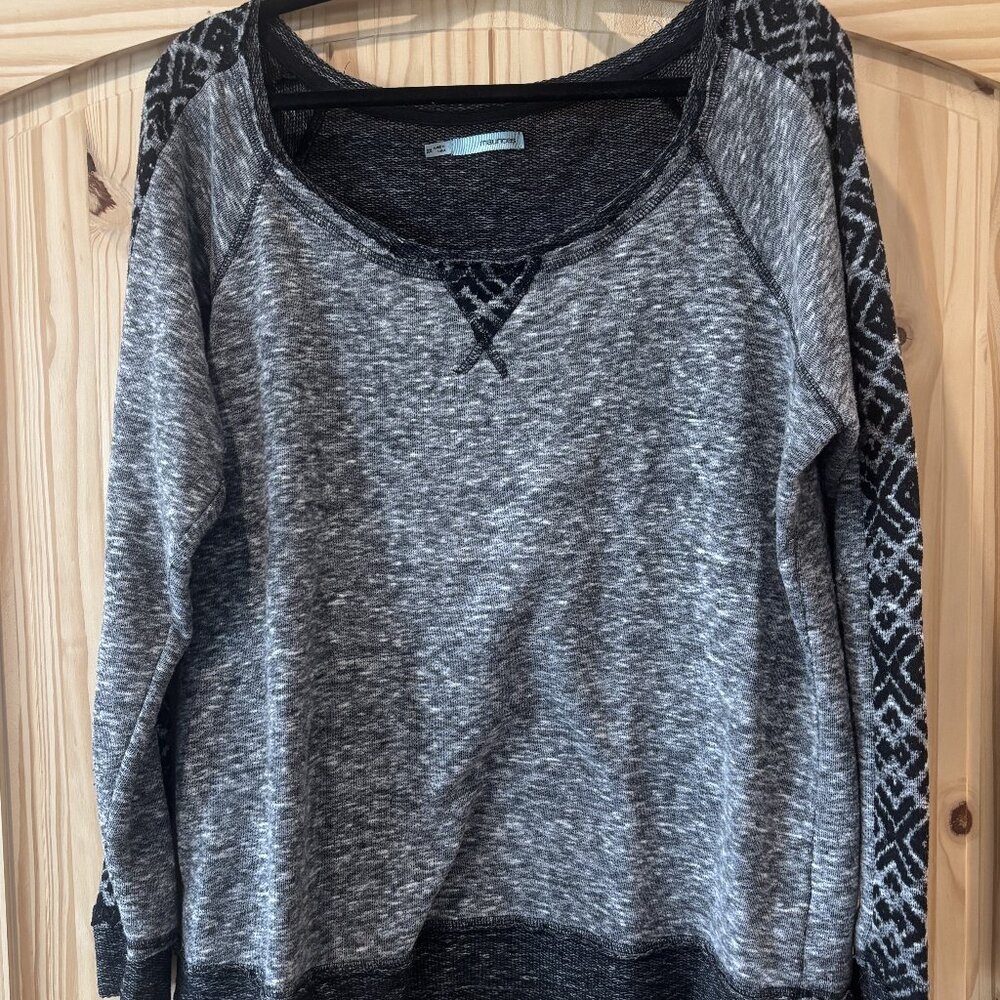 Maurices XXL Gray/Black Sweatshirt